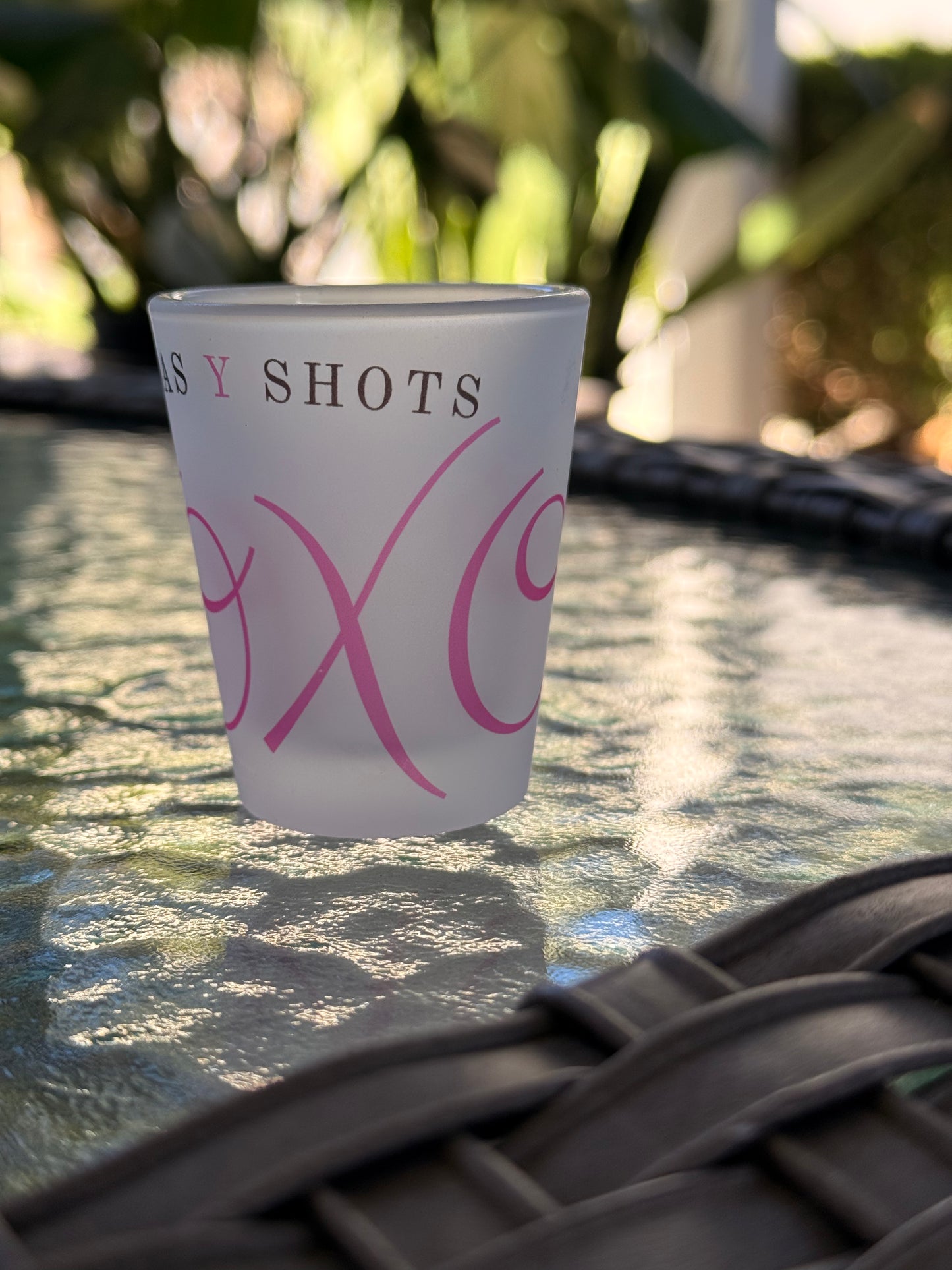 Xoxo Shots y chisme & Chisme y Shots set